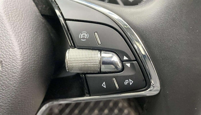 2024 Skoda KUSHAQ STYLE 1.5L TSI DSG (6 AIRBAGS), Petrol, Automatic, 8,891 km, Adaptive Cruise Control