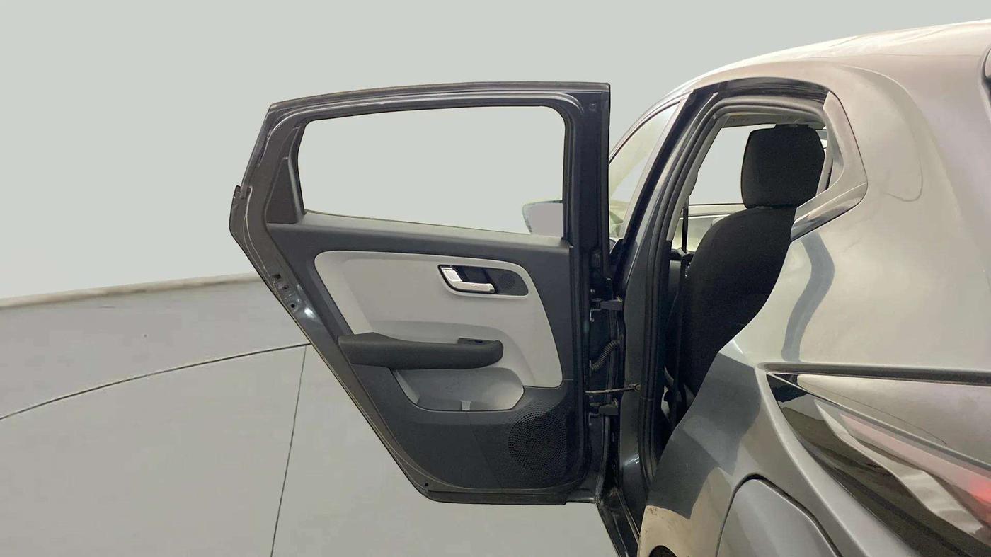 2021 Tata ALTROZ XZ DIESEL, Diesel, Manual, 73,822 km, LHS Rear Door