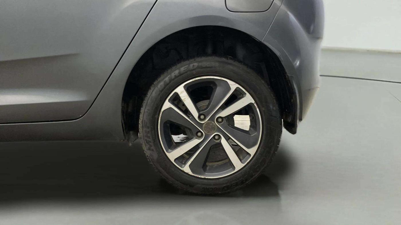 2021 Tata ALTROZ XZ DIESEL, Diesel, Manual, 73,822 km, Left Rear Wheel