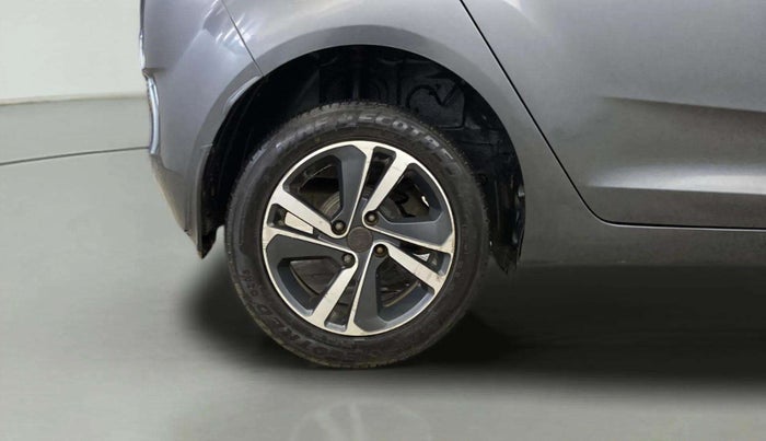 2021 Tata ALTROZ XZ DIESEL, Diesel, Manual, 73,695 km, Right Rear Wheel