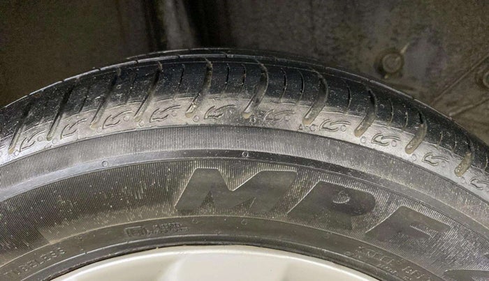 2013 Toyota Etios G, Petrol, Manual, 44,267 km, Right Rear Tyre Tread