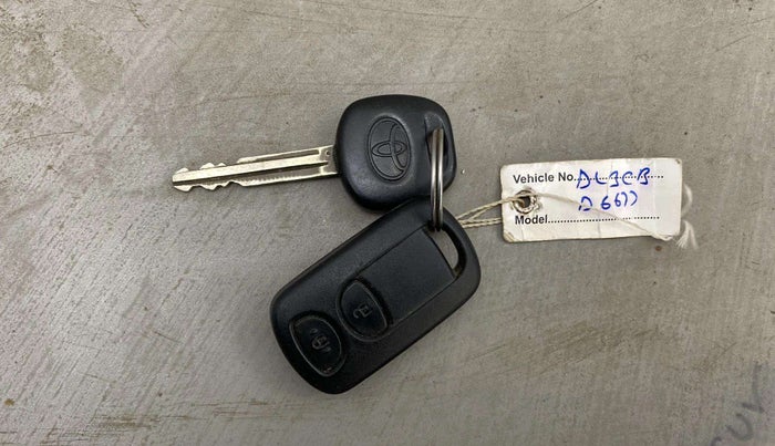 2013 Toyota Etios G, Petrol, Manual, 44,267 km, Key Close Up