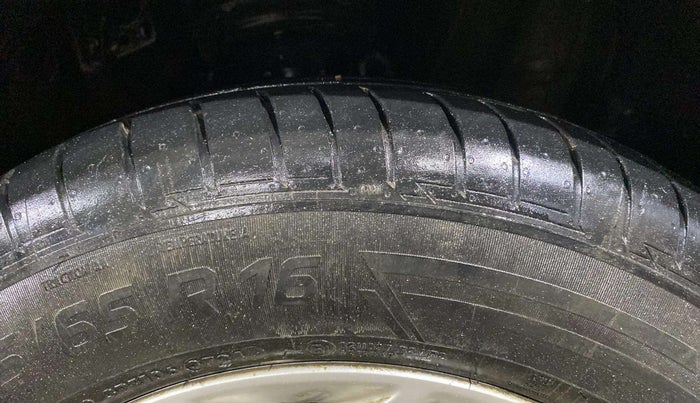 2018 Hyundai Creta SX PLUS 1.6 DIESEL, Diesel, Manual, 85,897 km, Right Front Tyre Tread