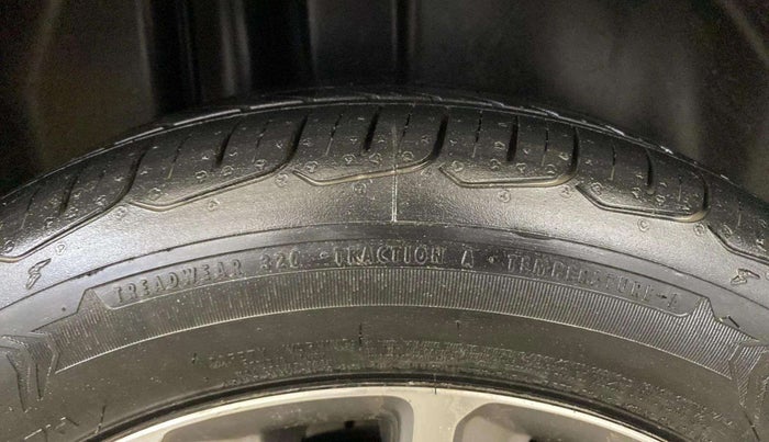 2020 Maruti Ciaz ALPHA  AT 1.5 SHVS PETROL, Petrol, Automatic, 64,778 km, Right Rear Tyre Tread