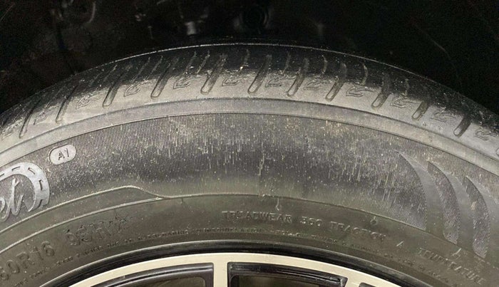 2020 KIA SONET HTX 1.5, Diesel, Manual, 57,906 km, Right Front Tyre Tread