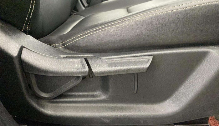 2020 KIA SONET HTX 1.5, Diesel, Manual, 57,906 km, Driver Side Adjustment Panel
