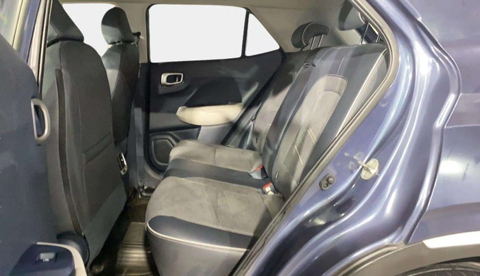 2019 Hyundai VENUE SX 1.0 (O) TURBO DUAL TONE, Petrol, Manual, 47,219 km, Right Side Rear Door Cabin