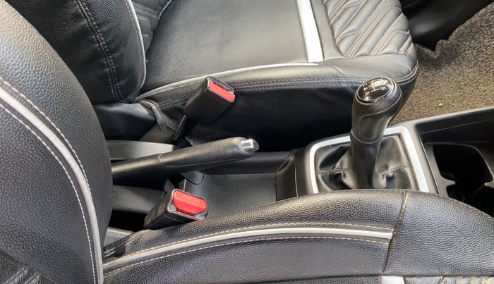 2021 Maruti Swift VXI, Petrol, Manual, 21,732 km, Gear Lever