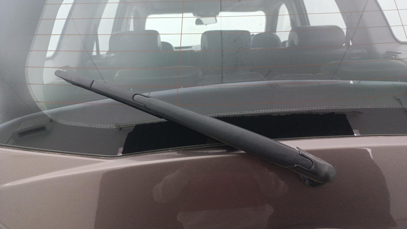 2017 Mahindra XUV500 W10, Diesel, Manual, 82,167 km, Rear Wiper
