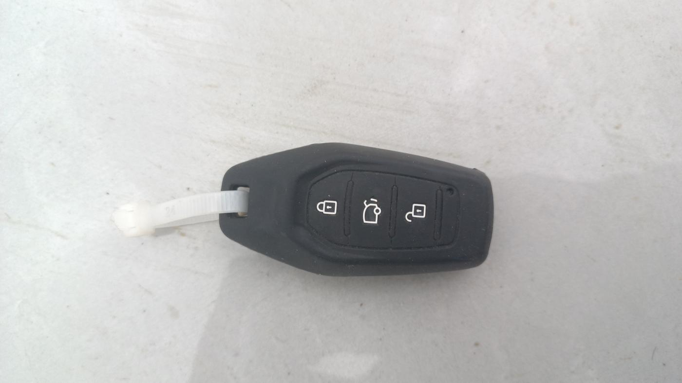 2017 Mahindra XUV500 W10, Diesel, Manual, 82,167 km, Key Close Up