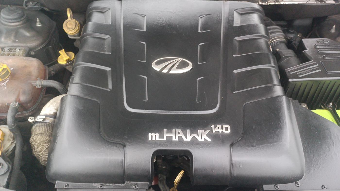 2017 Mahindra XUV500 W10, Diesel, Manual, 82,167 km, Engine View
