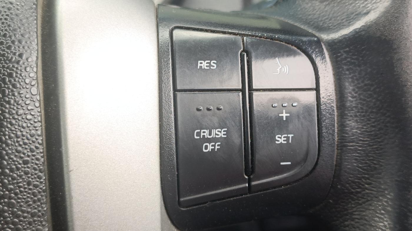 2017 Mahindra XUV500 W10, Diesel, Manual, 82,167 km, Adaptive Cruise Control