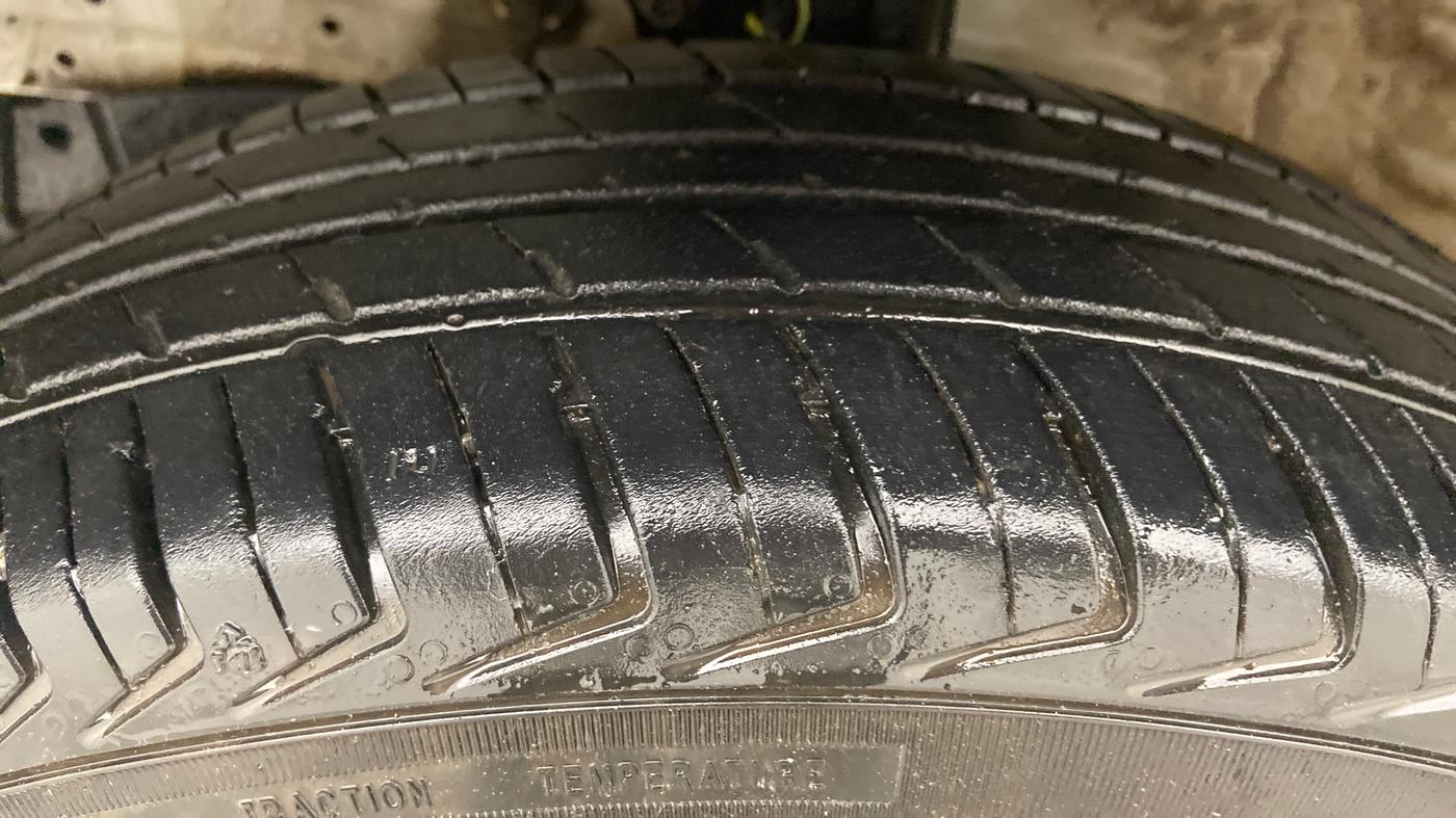 2021 Maruti New Wagon-R LXI CNG 1.0 L, CNG, Manual, 33,652 km, Left Front Tyre Tread