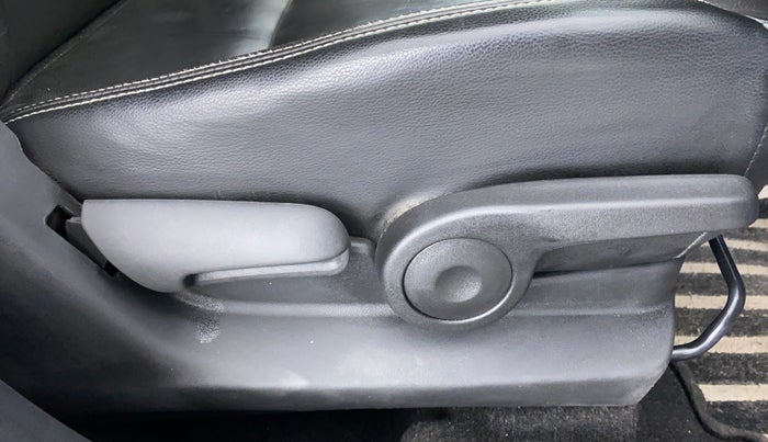 2018 Maruti S Cross ALPHA SHVS, Diesel, Manual, 56,102 km, Driver Side Adjustment Panel