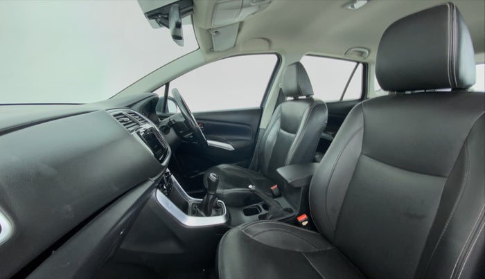 2018 Maruti S Cross ALPHA SHVS, Diesel, Manual, 56,102 km, Right Side Front Door Cabin