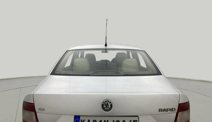 2013 Skoda Rapid ELEGANCE 1.6 TDI CR MT, Diesel, Manual, 1,29,238 km, Rear Windshield