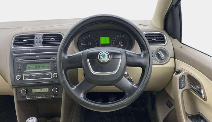 2013 Skoda Rapid ELEGANCE 1.6 TDI CR MT, Diesel, Manual, 1,29,238 km, Steering Wheel Close Up