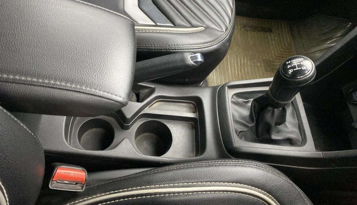 2020 Maruti Vitara Brezza ZXI PLUS DUAL TONE, Petrol, Manual, 1,02,010 km, Gear Lever