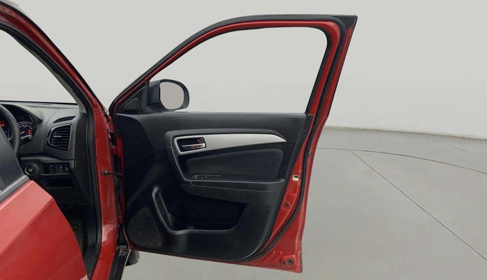 2020 Maruti Vitara Brezza ZXI PLUS DUAL TONE, Petrol, Manual, 1,02,010 km, RHS Front Door