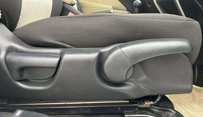 2019 Honda City 1.5L I-VTEC V MT, Petrol, Manual, 37,621 km, Driver Side Adjustment Panel