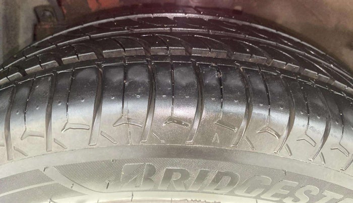 2015 Maruti Ertiga ZXI, Petrol, Manual, 55,492 km, Left Front Tyre Tread