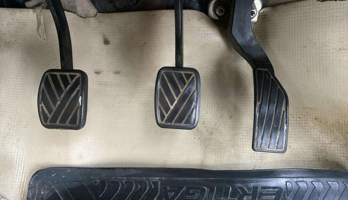 2015 Maruti Ertiga ZXI, Petrol, Manual, 55,492 km, Pedals
