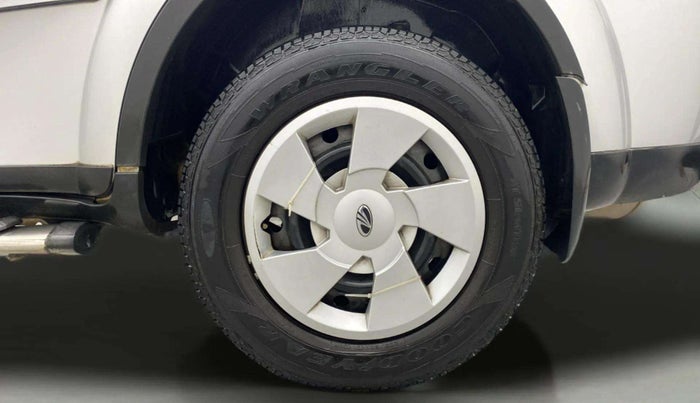2014 Mahindra XUV500 W6, Diesel, Manual, 80,985 km, Left Rear Wheel
