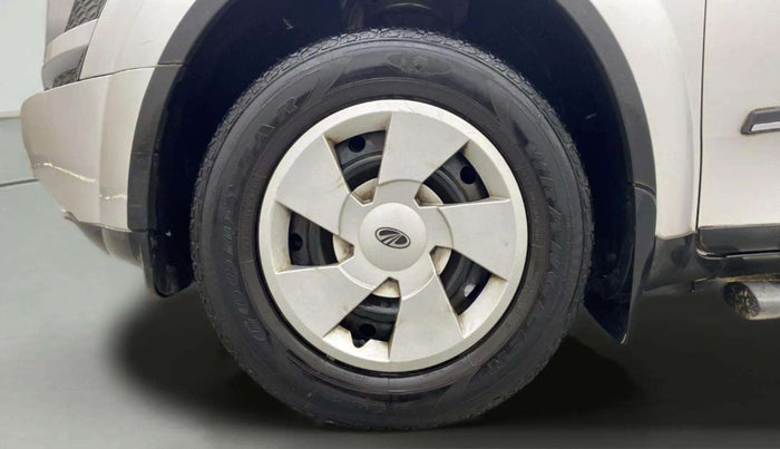 2014 Mahindra XUV500 W6, Diesel, Manual, 80,985 km, Left Front Wheel