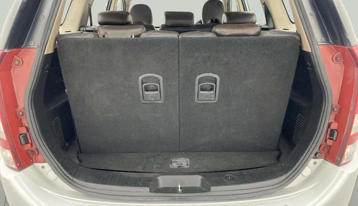 2014 Mahindra XUV500 W6, Diesel, Manual, 80,985 km, Boot Open Zoomed View
