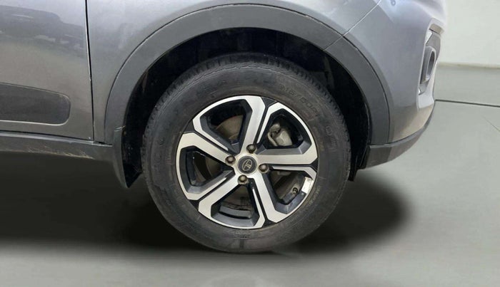 2023 Tata NEXON XZA PLUS PETROL, Petrol, Automatic, 26,542 km, Right Front Wheel