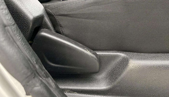 2019 Renault Kwid RXT 1.0 AMT (O), Petrol, Automatic, 35,858 km, Driver Side Adjustment Panel