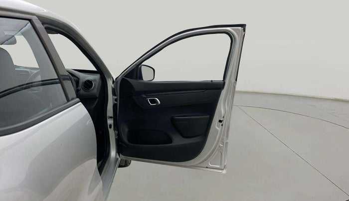 2019 Renault Kwid RXT 1.0 AMT (O), Petrol, Automatic, 35,858 km, RHS Front Door