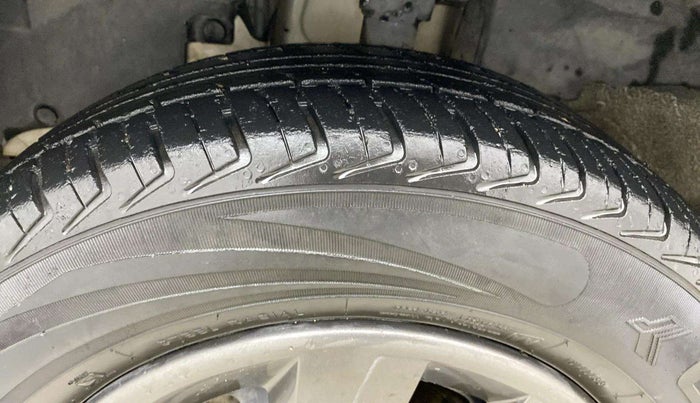 2019 Renault Kwid RXT 1.0 AMT (O), Petrol, Automatic, 35,858 km, Left Front Tyre Tread