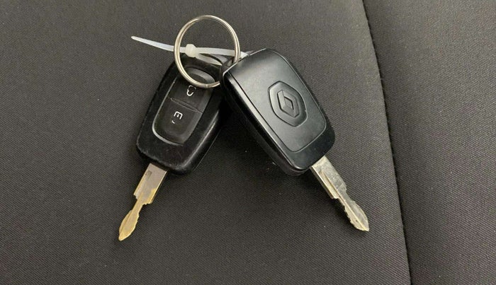 2019 Renault Kwid RXT 1.0 AMT (O), Petrol, Automatic, 35,858 km, Key Close Up