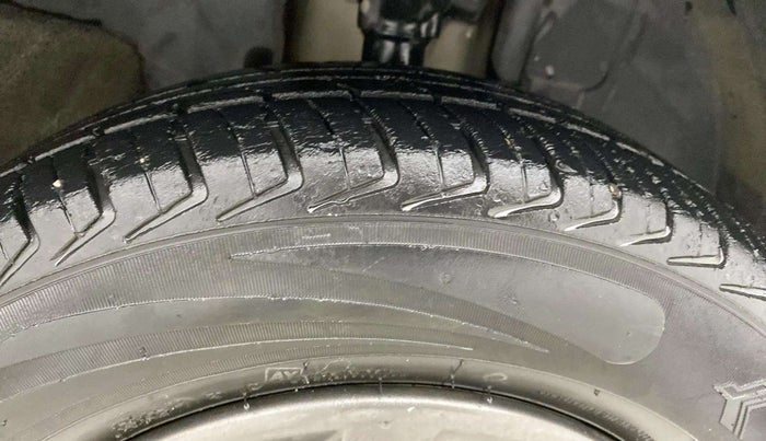 2019 Renault Kwid RXT 1.0 AMT (O), Petrol, Automatic, 35,858 km, Right Front Tyre Tread