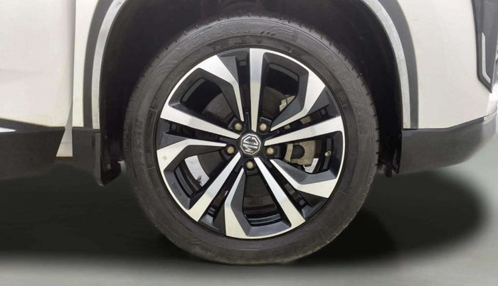 2023 MG HECTOR PLUS SHARP PRO 1.5 TURBO MT 7 STR, Petrol, Manual, 12,519 km, Right Front Wheel