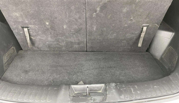2023 MG HECTOR PLUS SHARP PRO 1.5 TURBO MT 7 STR, Petrol, Manual, 12,519 km, Boot Inside