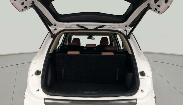 2023 MG HECTOR PLUS SHARP PRO 1.5 TURBO MT 7 STR, Petrol, Manual, 12,519 km, Boot Open Zoomed View