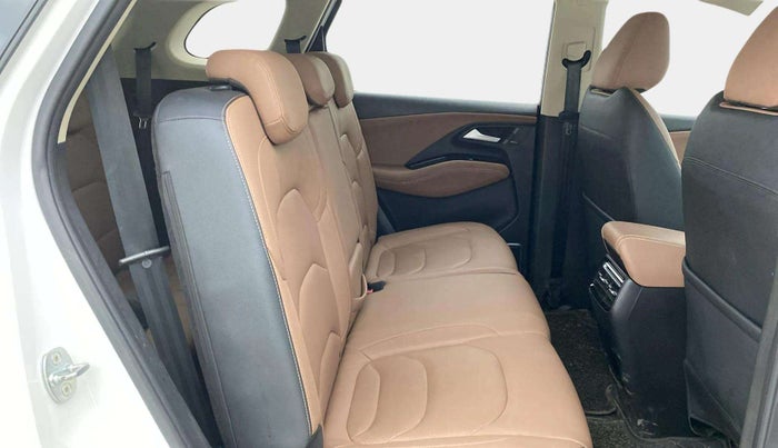2023 MG HECTOR PLUS SHARP PRO 1.5 TURBO MT 7 STR, Petrol, Manual, 12,519 km, Right Side Rear Door Cabin