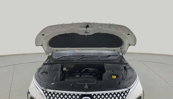2023 MG HECTOR PLUS SHARP PRO 1.5 TURBO MT 7 STR, Petrol, Manual, 12,519 km, Open Bonet