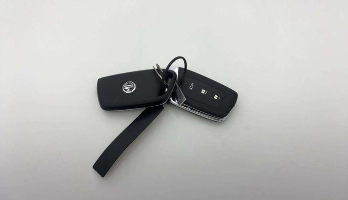 2023 MG HECTOR PLUS SHARP PRO 1.5 TURBO MT 7 STR, Petrol, Manual, 12,519 km, Key Close Up