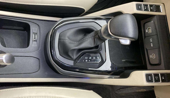 2022 KIA CARENS LUXURY PLUS 1.5 DIESEL AT 6 STR, Diesel, Automatic, 43,144 km, Gear Lever