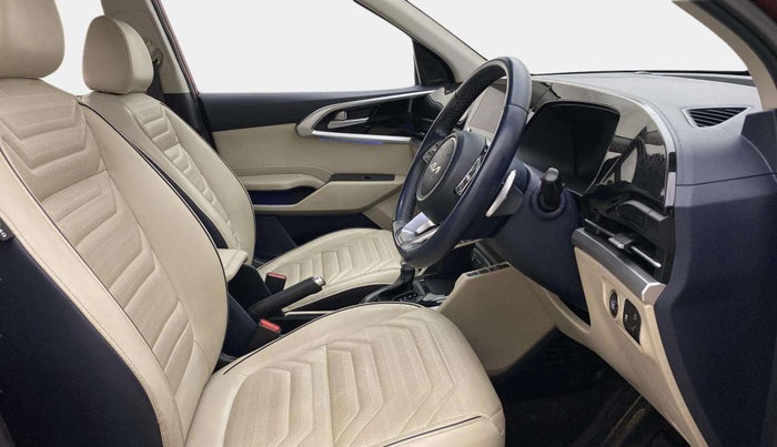 2022 KIA CARENS LUXURY PLUS 1.5 DIESEL AT 6 STR, Diesel, Automatic, 43,144 km, Right Side Front Door Cabin