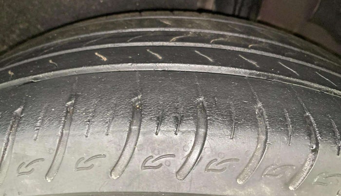 2022 KIA CARENS LUXURY PLUS 1.5 DIESEL AT 6 STR, Diesel, Automatic, 43,144 km, Left Rear Tyre Tread