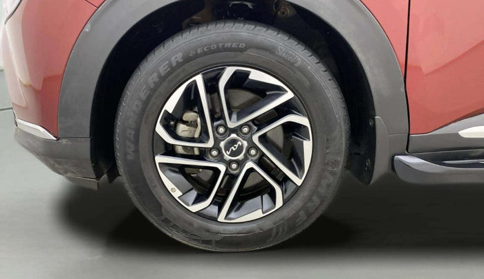 2022 KIA CARENS LUXURY PLUS 1.5 DIESEL AT 6 STR, Diesel, Automatic, 43,144 km, Left Front Wheel
