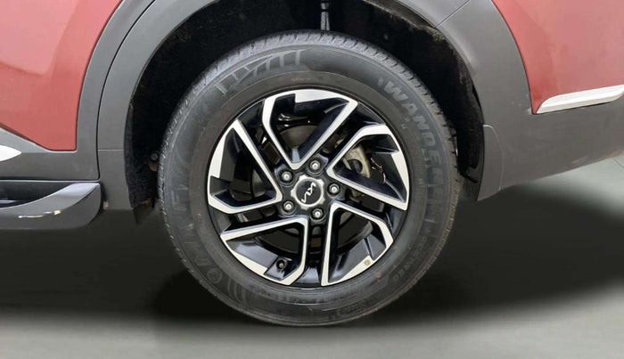 2022 KIA CARENS LUXURY PLUS 1.5 DIESEL AT 6 STR, Diesel, Automatic, 43,144 km, Left Rear Wheel