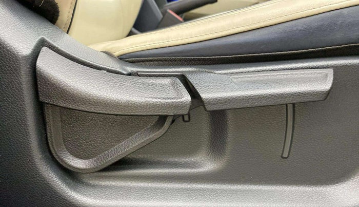 2022 KIA CARENS LUXURY PLUS 1.5 DIESEL AT 6 STR, Diesel, Automatic, 43,144 km, Driver Side Adjustment Panel