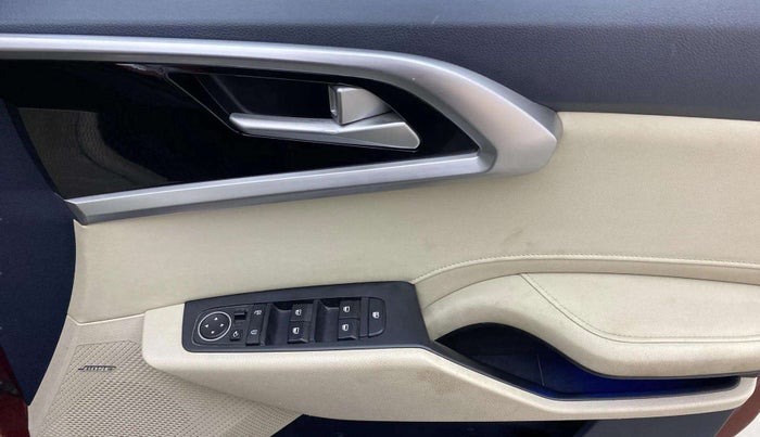 2022 KIA CARENS LUXURY PLUS 1.5 DIESEL AT 6 STR, Diesel, Automatic, 43,144 km, Driver Side Door Panels Control