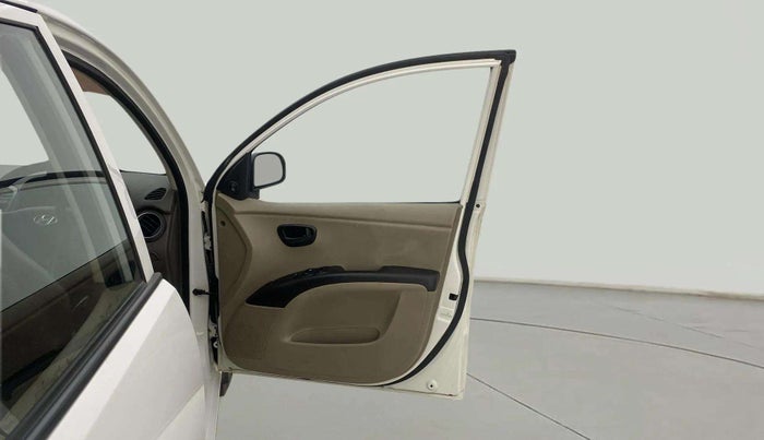 2015 Hyundai i10 MAGNA 1.1, CNG, Manual, 1,23,973 km, RHS Front Door