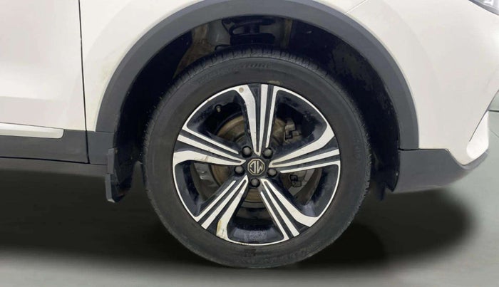 2023 MG ASTOR SAVVY 1.5 CVT, Petrol, Automatic, 25,112 km, Right Front Wheel